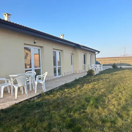 Semesterbostad Campo Ezerets